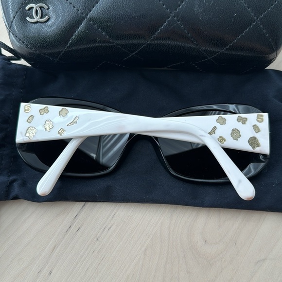 CHANEL Acetate Charms Sunglasses 5123 - black and white - Picture 10 of 12